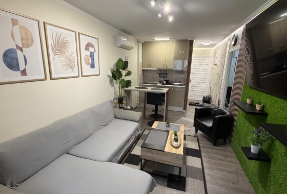 Apartamento / piso - Reventa - Torrevieja - La Siesta - El Salado - Torreta