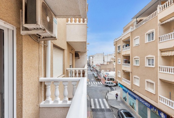Apartment / flat - Resale - Torrevieja - Centro - Muelle Pesquero
