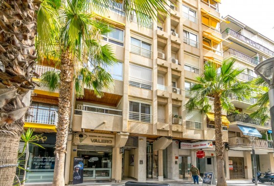 Apartment / flat - Resale - Torrevieja - Centro