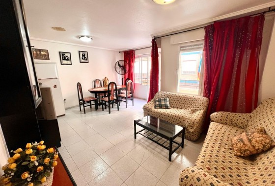 Apartment / flat - Resale - Torrevieja - Centro