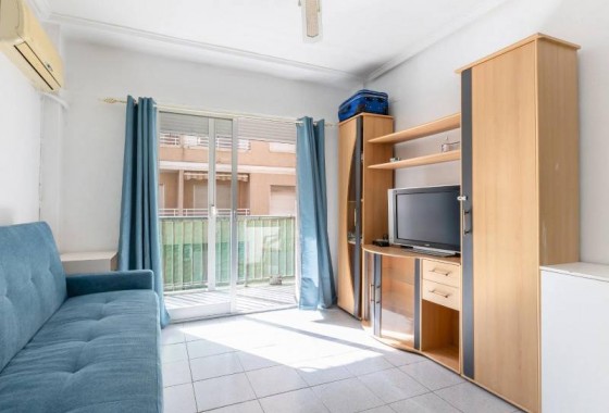 Apartment / flat - Resale - Torrevieja - Centro