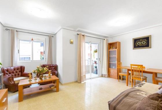Apartment / flat - Resale - Torrevieja - Centro