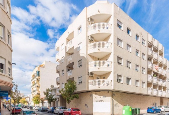 Apartment / flat - Resale - Torrevieja - Centro