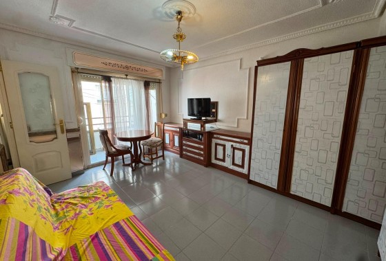 Apartment / flat - Resale - Torrevieja - Centro