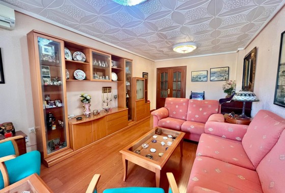 Apartment / flat - Resale - Torrevieja - Centro