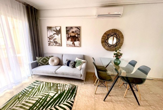 Apartment / flat - Resale - Torrevieja - Centro