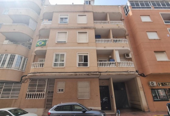 Apartment / flat - Resale - Torrevieja - Centro