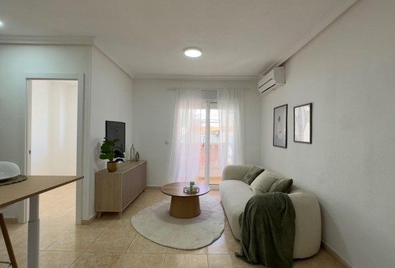 Apartment / flat - Resale - Torrevieja - Centro