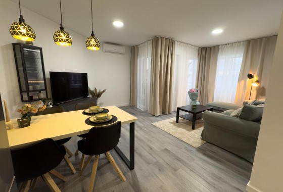 Apartment / flat - Resale - Torrevieja - Centro