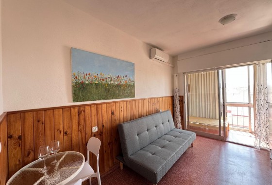 Apartment / flat - Resale - Torrevieja - Centro