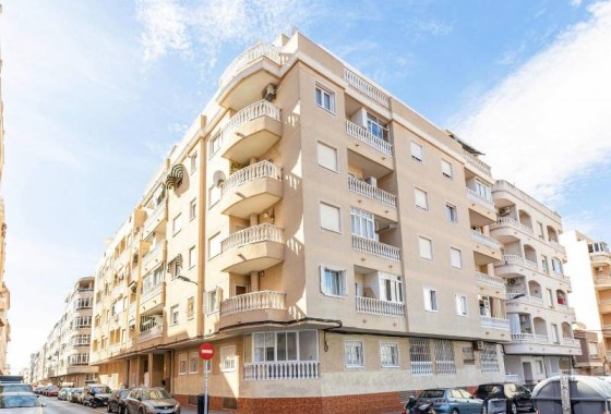 Apartment / flat - Resale - Torrevieja - Estacion de autobuses