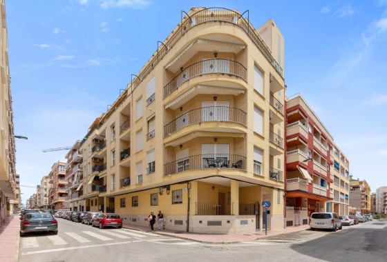 Apartment / flat - Resale - Torrevieja - Estacion de autobuses