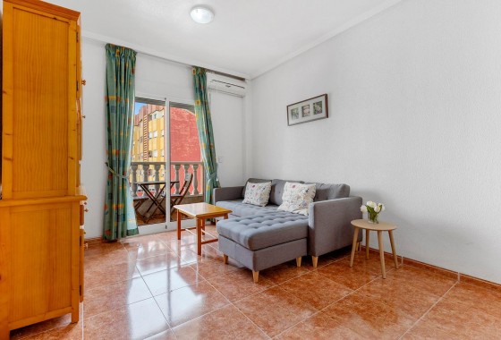 Apartment / flat - Resale - Torrevieja - Estacion de autobuses