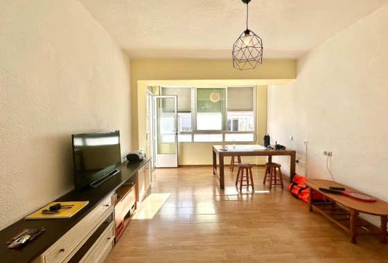 Apartment / flat - Resale - Torrevieja - Estacion de autobuses