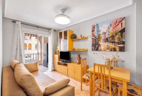 Apartment / flat - Resale - Torrevieja - Habaneras