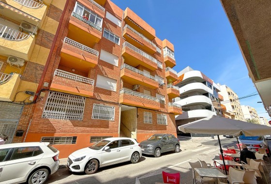 Apartment / flat - Resale - Torrevieja - IC-19073