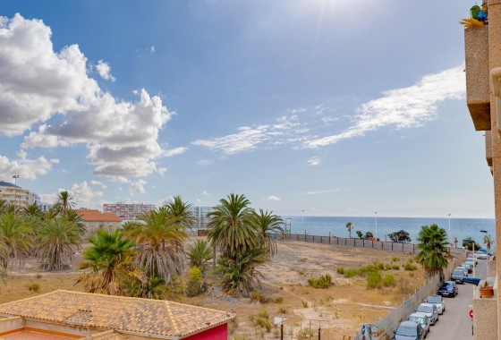 Apartment / flat - Resale - Torrevieja - Playa de Los Locos-Curva del Palangre