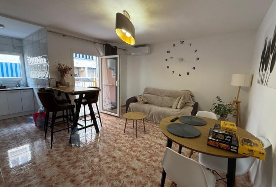 Apartment / flat - Resale - Torrevieja - Playa de los Locos