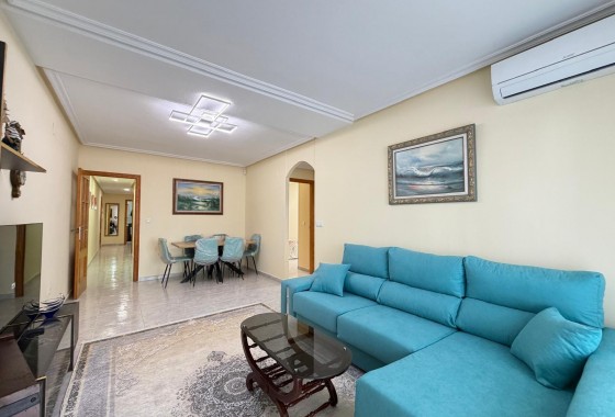 Apartment / flat - Resale - Torrevieja - Playa del Cura