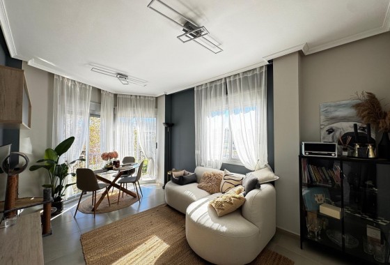 Apartment / flat - Resale - Torrevieja - Playa del Cura