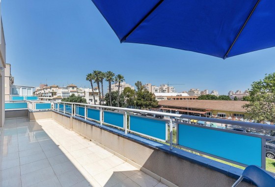Attique - Revente - Torrevieja - Estacion de autobuses