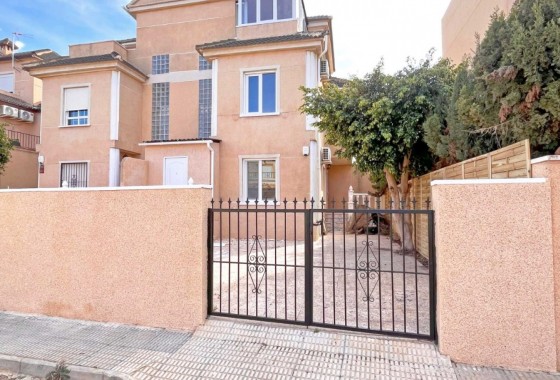 Semi Detached Villa - Resale - Orihuela Costa - La Zenia