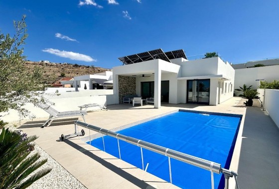 Villa - New Build - Benijofar - Pueblo