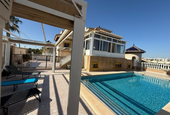 Villa - Resale - Orihuela Costa - Villamartín