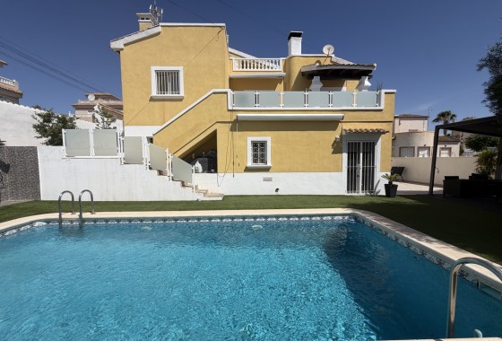 Villa - Resale - Villamartin - Villamartin
