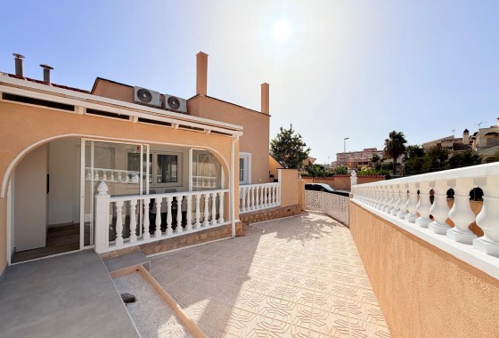Villa - Revente - Torrevieja - Miramar - Torre Del Moro