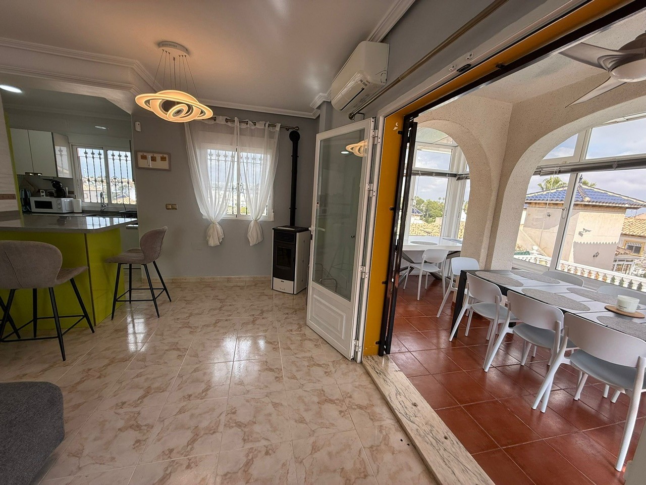 Vrijstaande villa te koop in Orihuela Costa