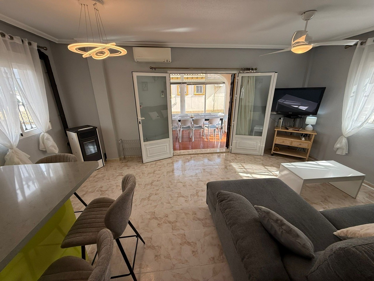 Vrijstaande villa te koop in Orihuela Costa