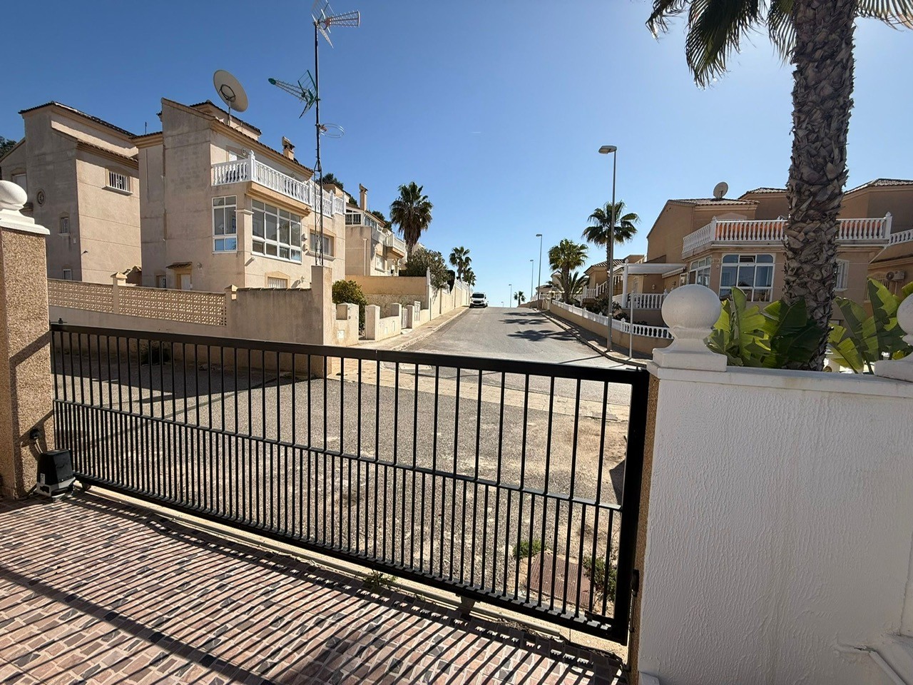 Vrijstaande villa te koop in Orihuela Costa
