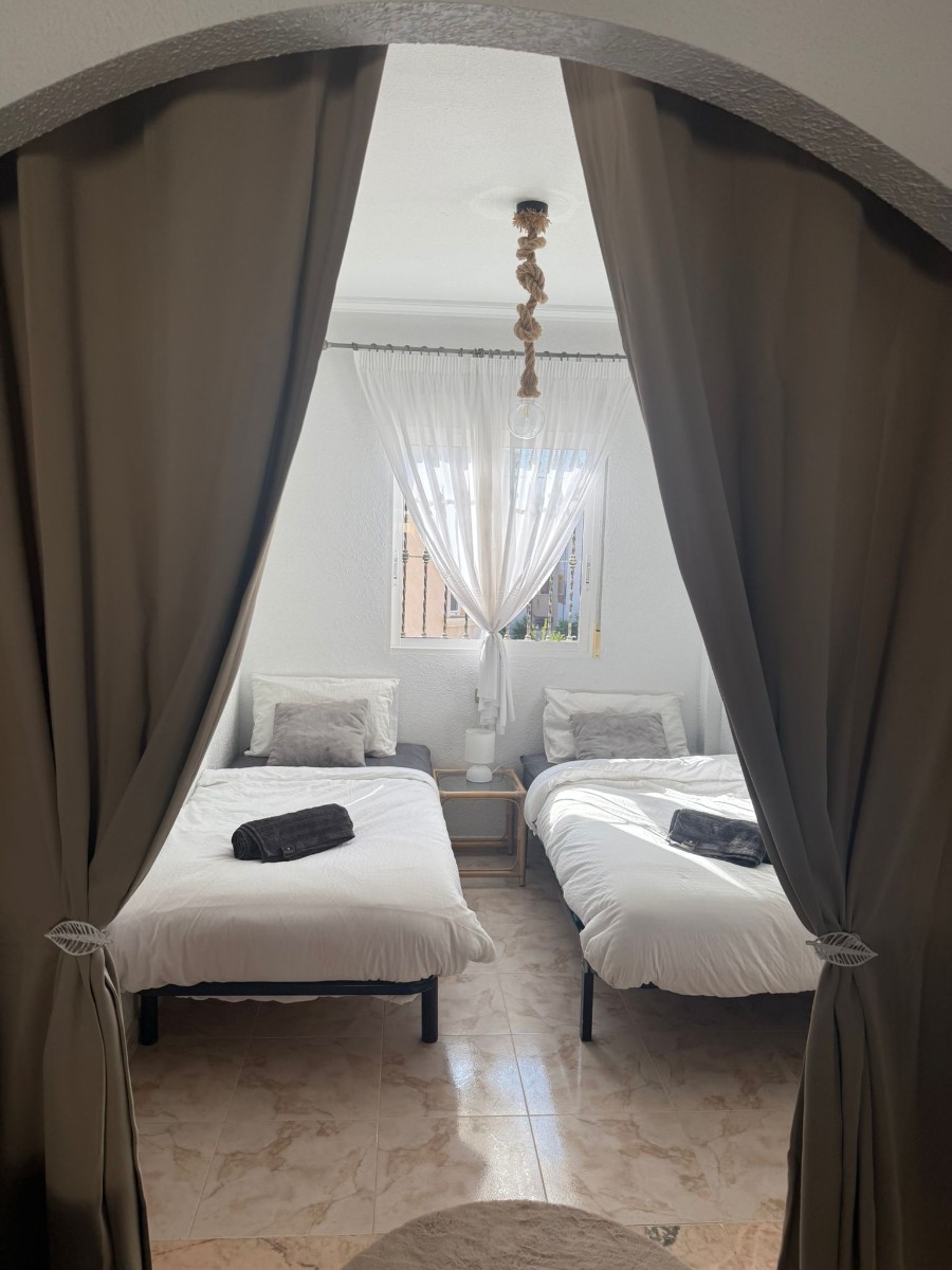 Vrijstaande villa te koop in Orihuela Costa