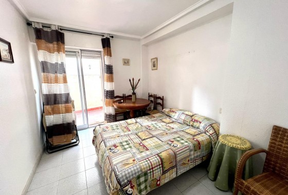 Resale - Apartment / flat - Torrevieja - Centro