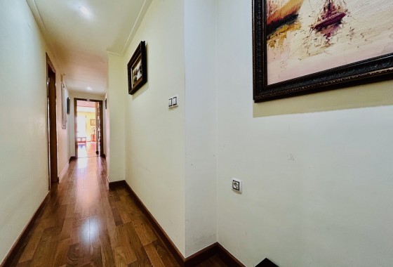 Resale - Apartment / flat - Torrevieja - Center