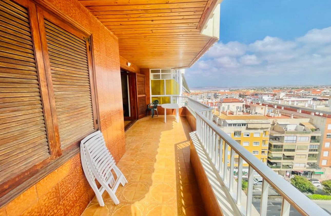 Resale - Apartment / flat - Torrevieja - Playa de La Acequion
