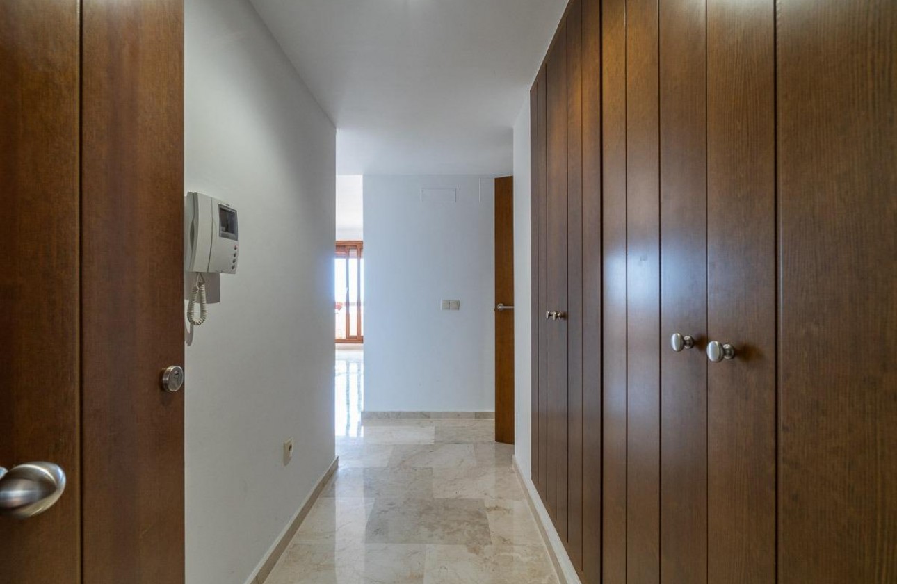 Resale - Apartment / flat - Torrevieja - Punta prima