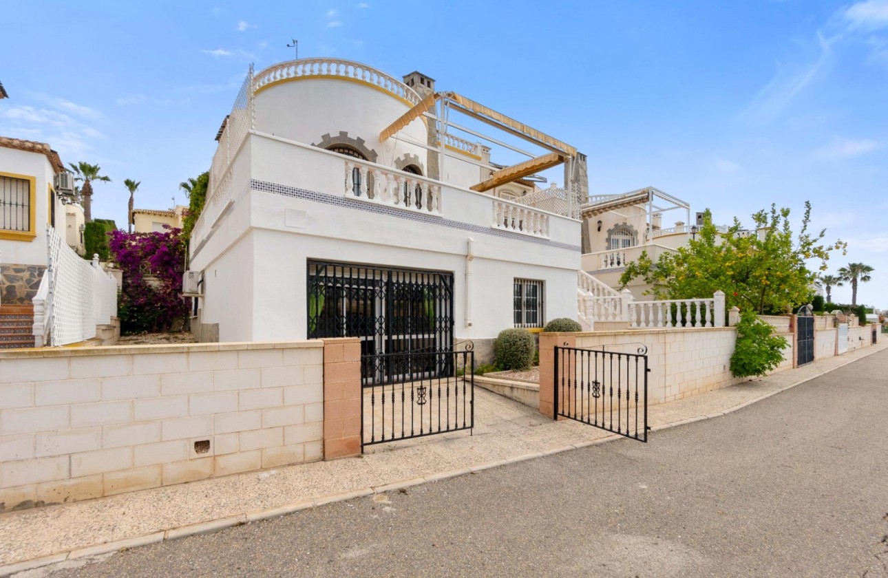 Resale - Villa - Orihuela Costa - Los Dolses