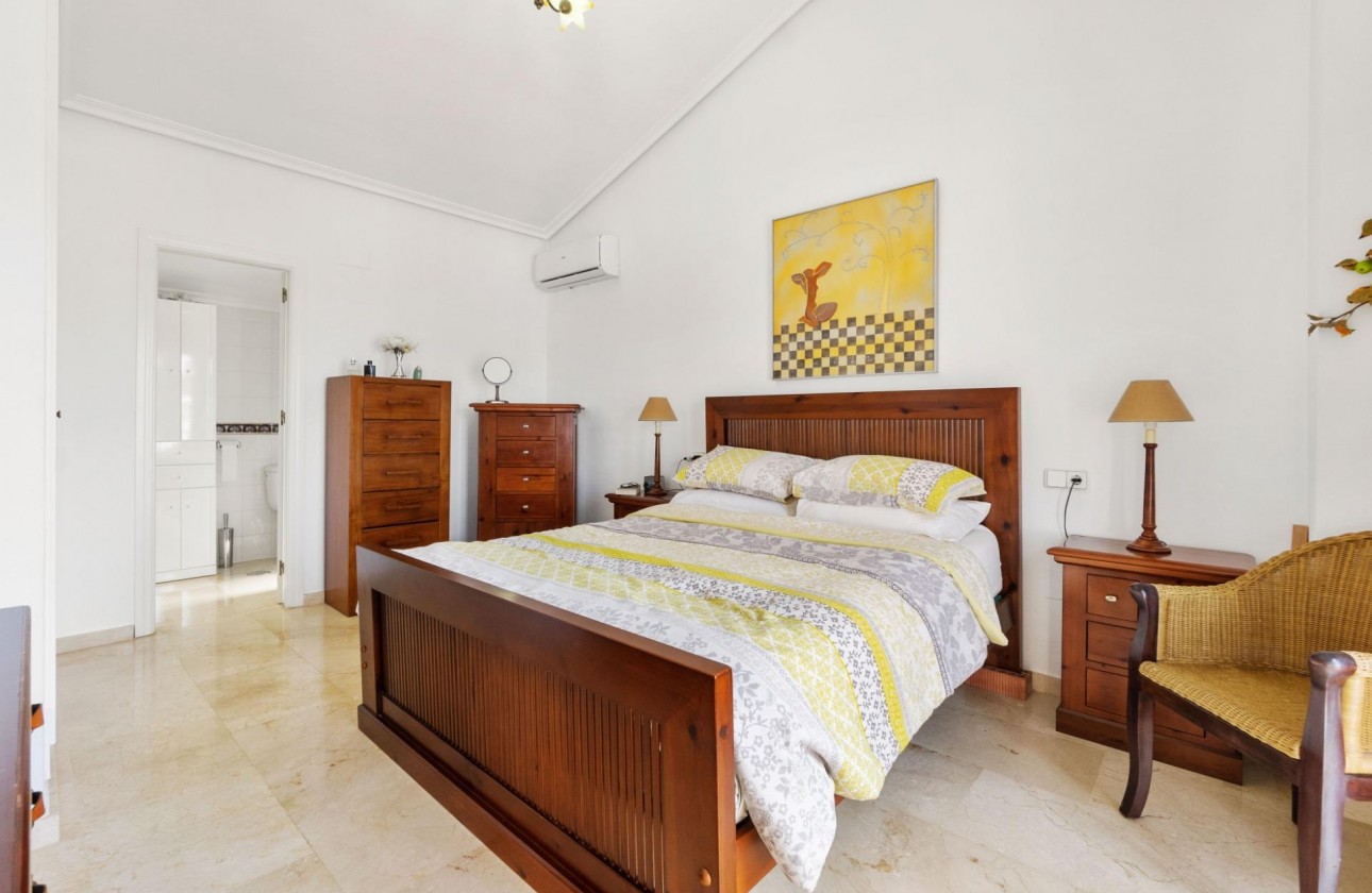 Resale - Villa - Orihuela Costa - Los Dolses