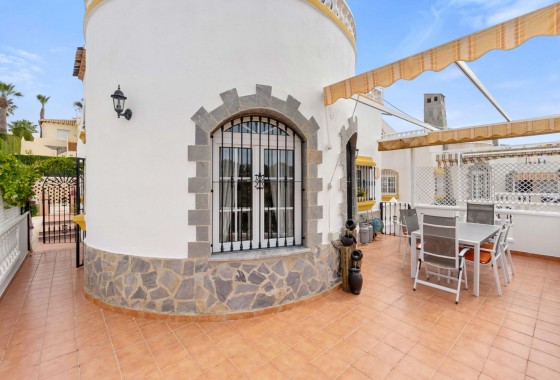 Resale - Villa - Orihuela Costa - Los Dolses