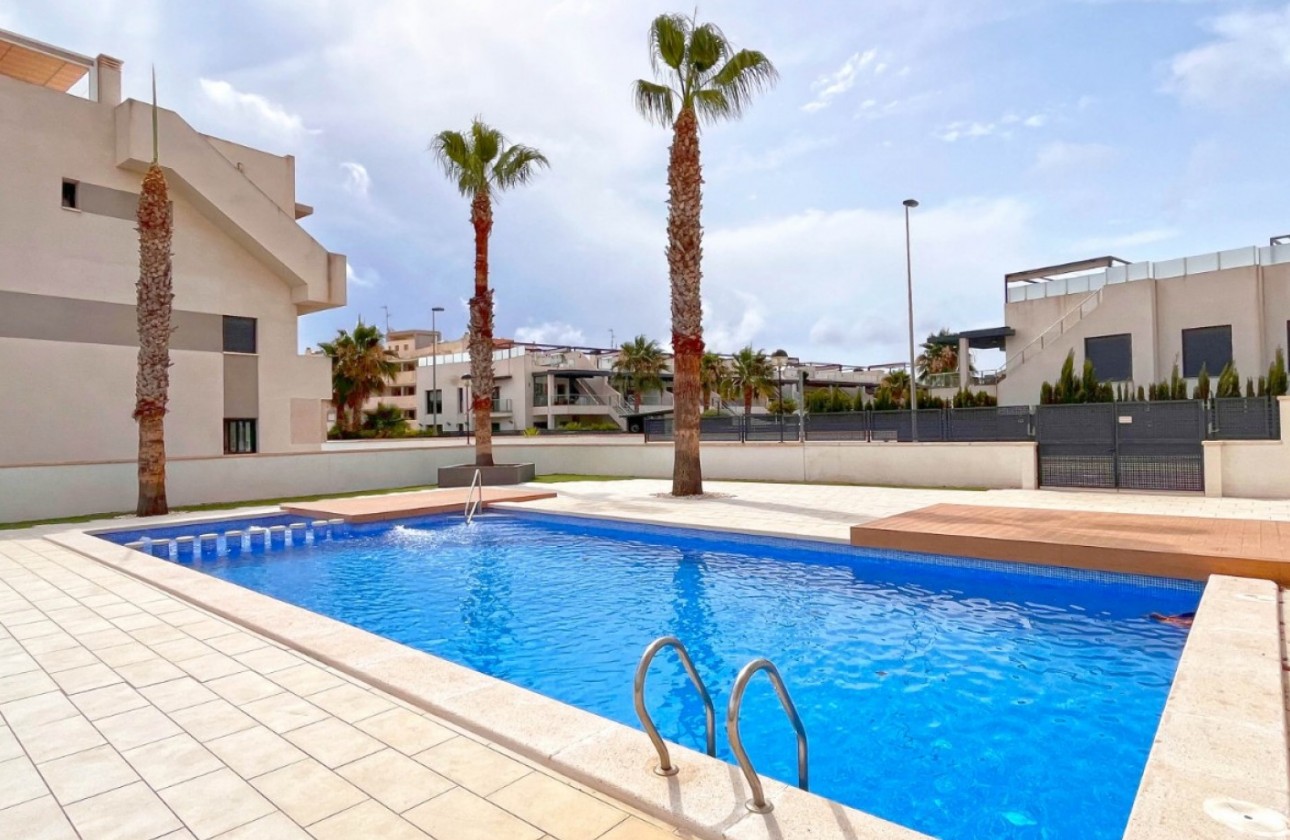 Resale - Apartment / flat - Orihuela Costa - La Zenia