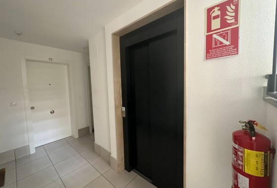 Resale - Apartment / flat - Orihuela - Villamartin