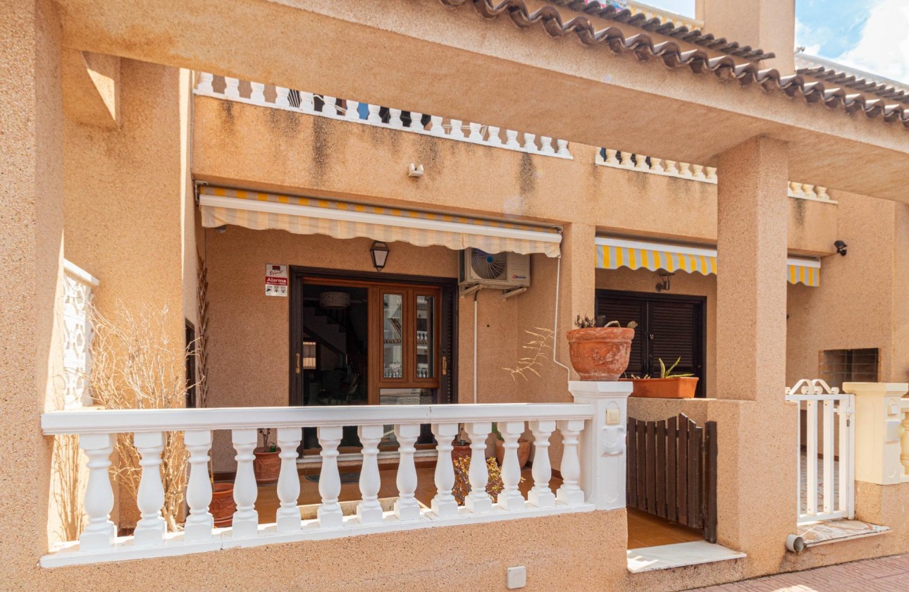 Resale - Villa - Torrevieja - Los altos