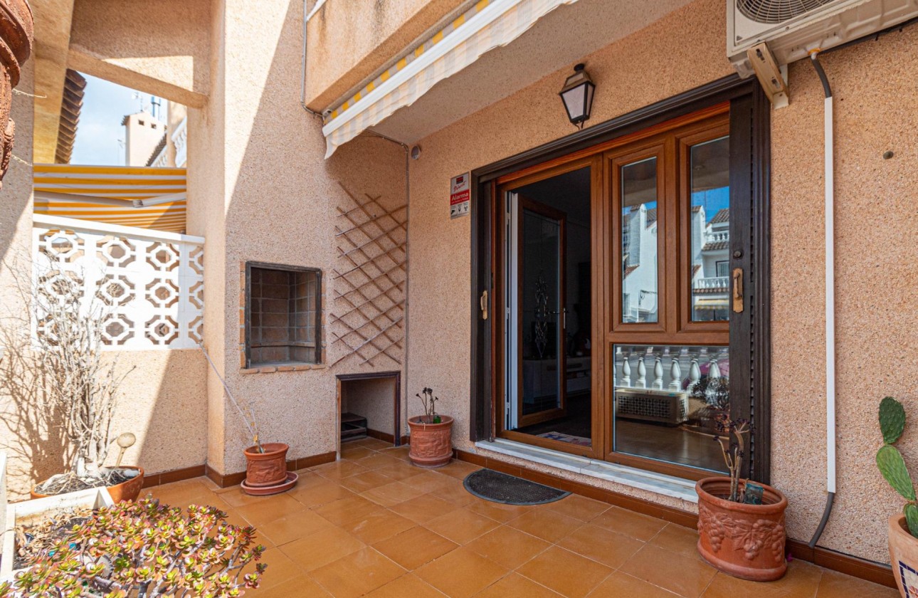 Resale - Villa - Torrevieja - Los altos