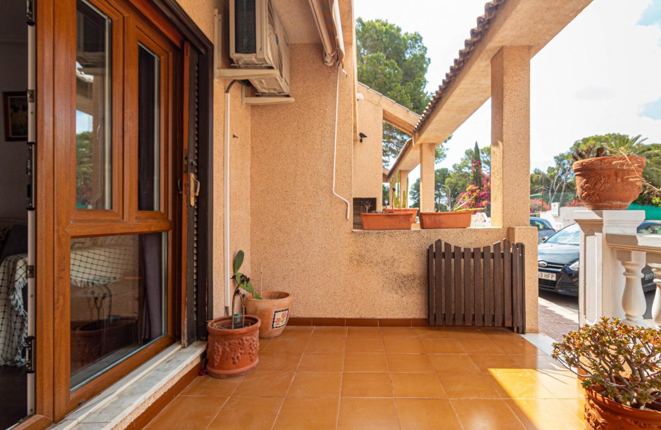 Resale - Villa - Torrevieja - Los altos