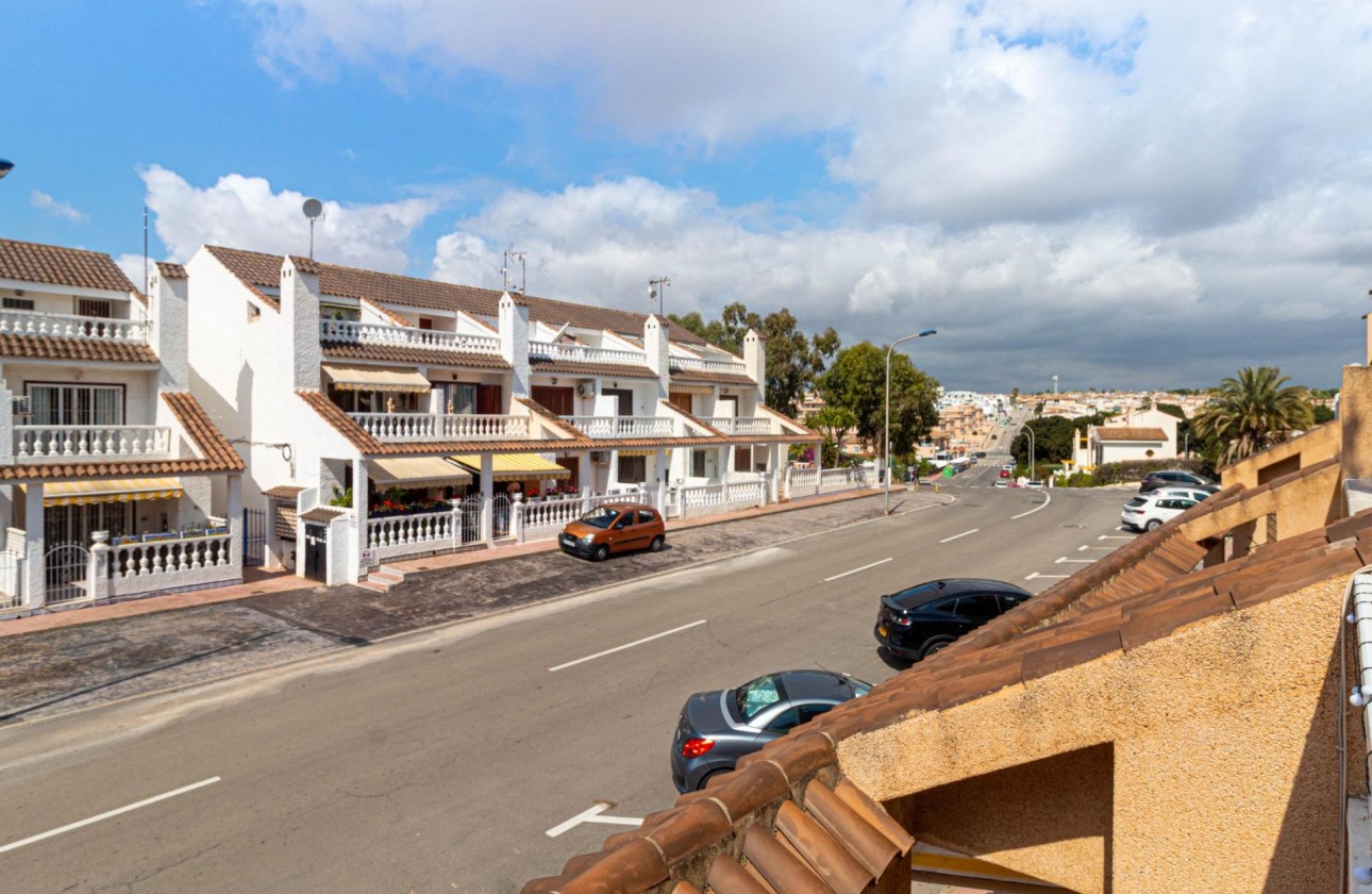 Resale - Villa - Torrevieja - Los altos