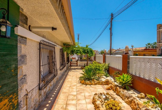 Resale - Villa - Orihuela Costa - Campoamor