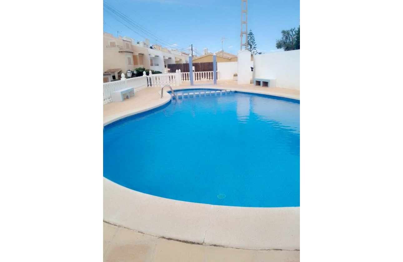 Resale - Villa - Torrevieja - Los altos