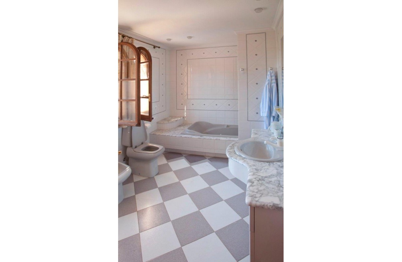 Resale - Villa - Orihuela Costa